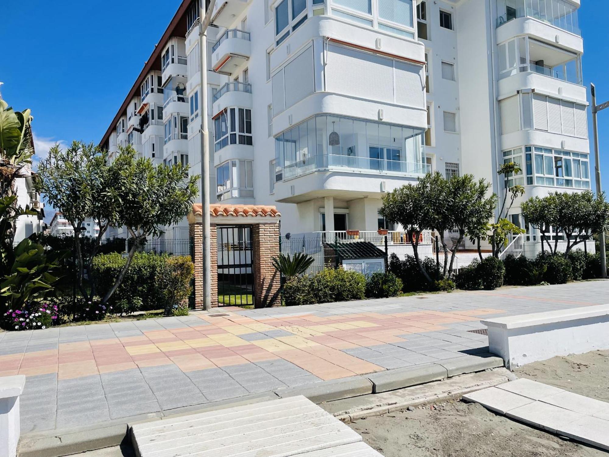 Apartamento Laguna Beach At Home Torrox Exterior foto